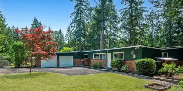 17858 Spring Lake SE