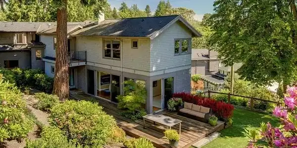 1555 Grand