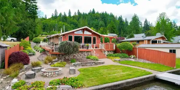 423 Summit Lake Shore NW
