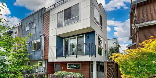 7435 B 4th NE