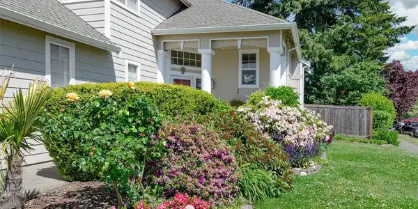 5614 Vincent SE