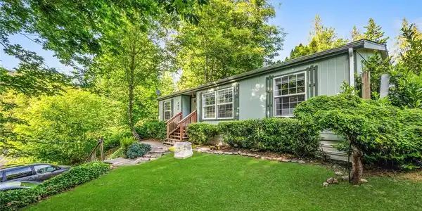 492 Hilltop