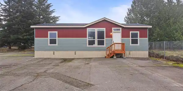 5321 Roslyn SE