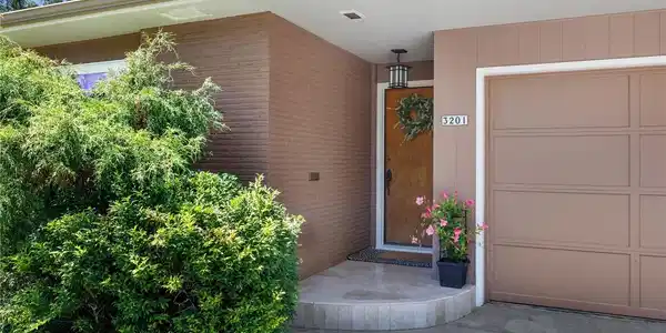 3201 Fairfield SE