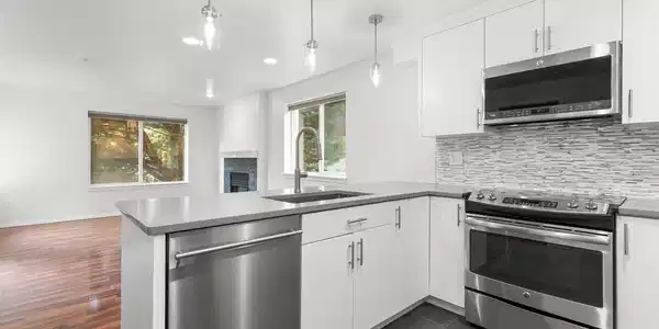 232 Belmont E