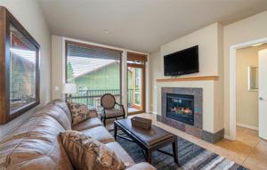 2220 W Woodin Ave Unit #102