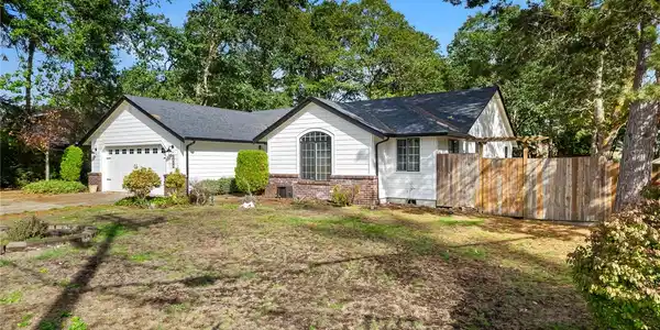 2434 Mayes SE