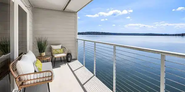 414 Lakeside S