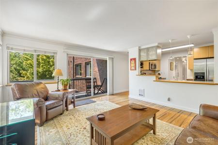 732 11th E