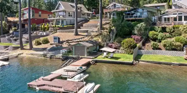 2239 Summit Lake Shore SE