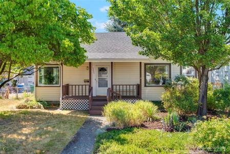 3225 Pear SE