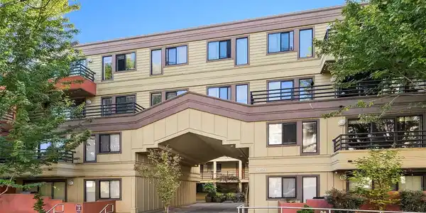 3401 Wallingford N