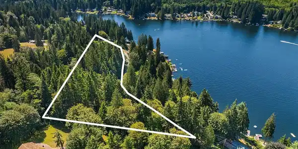 2303 Lake Roesiger
