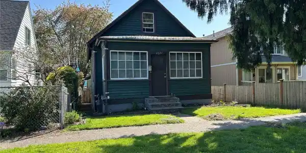 2121 Sheridan