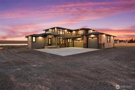 6988 Stonecrest NE