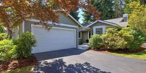 4123 244th SE