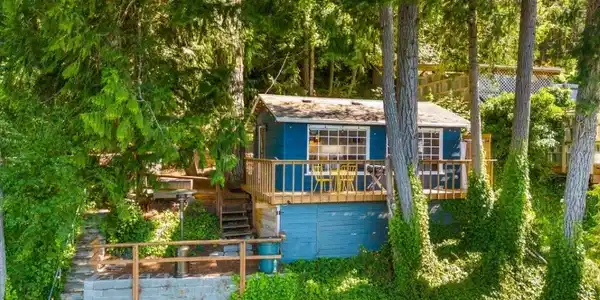 1205 Summit Lake Shore NW