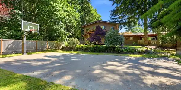 19946 47th NE