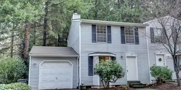 821 Kaiser Road NW