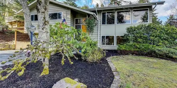 5004 NE 194th Place