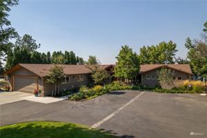 4404 Lakeshore