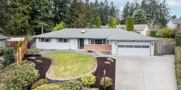3435 Long Lake SE