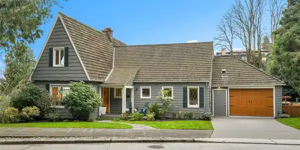 520 Wellington