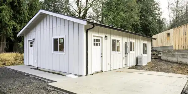 2923 Brook