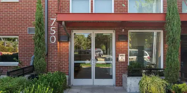 750 11th E