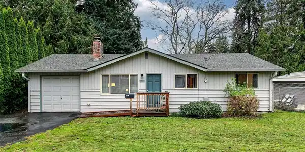 5723 208th SW