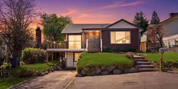7915 Lakeridge