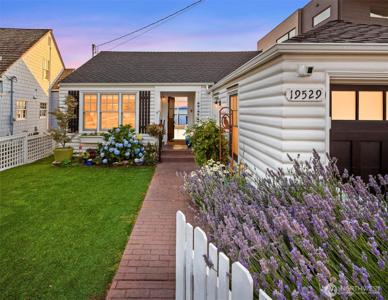 19529 27th NW