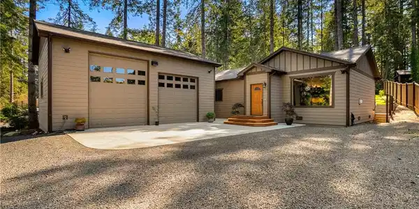 820 E Ballantrae Drive