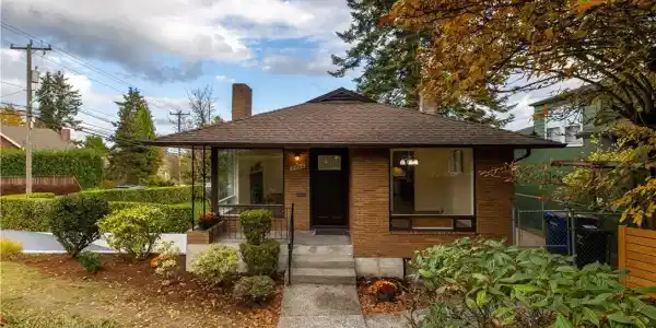 8924 15TH AVE NE