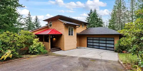 3325 Agate Heights
