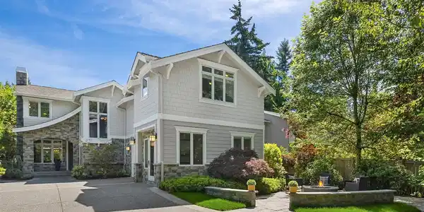 2625 77th NE