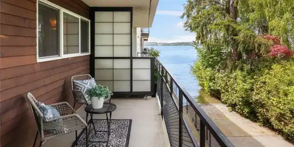 6201 Lake Washington NE