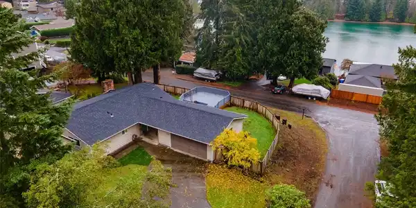 4614 Lakeridge E