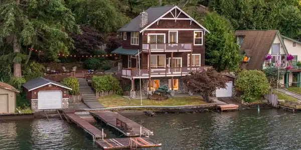 545 Summit Lake Shore NW