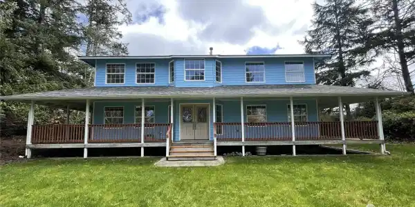 653 Sunset NE