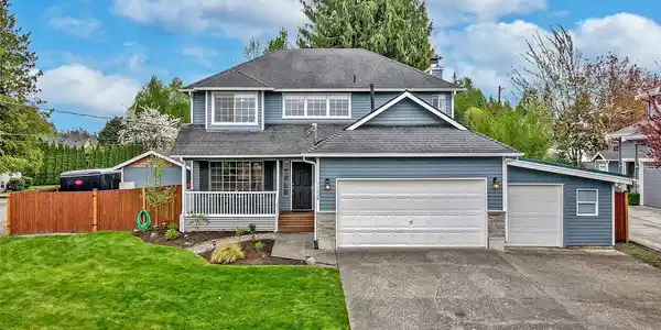 11724 7th NE