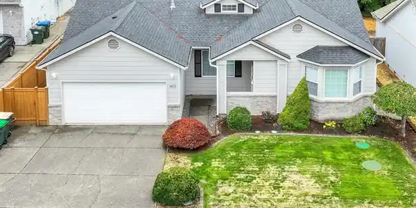 1413 Noble Firs SE
