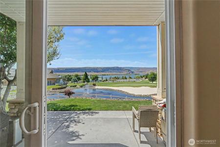 23518 Sunserra NW