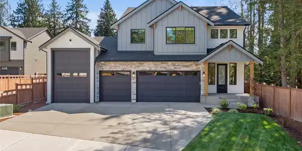 21004 67th E