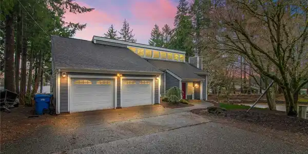 7310 Holmes Island SE