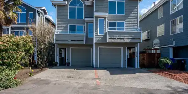 2506 Fairview E