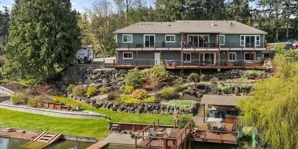 3231 Deer Island E