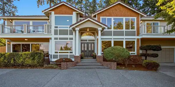 8338 Juanita Drive