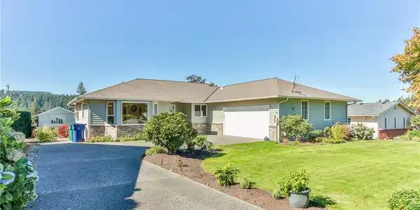 323 Mackenzie Dr