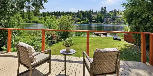 5620 Halls Lake